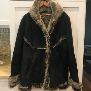 Fur coat. Fox fur with black suade.  Tuttle brand